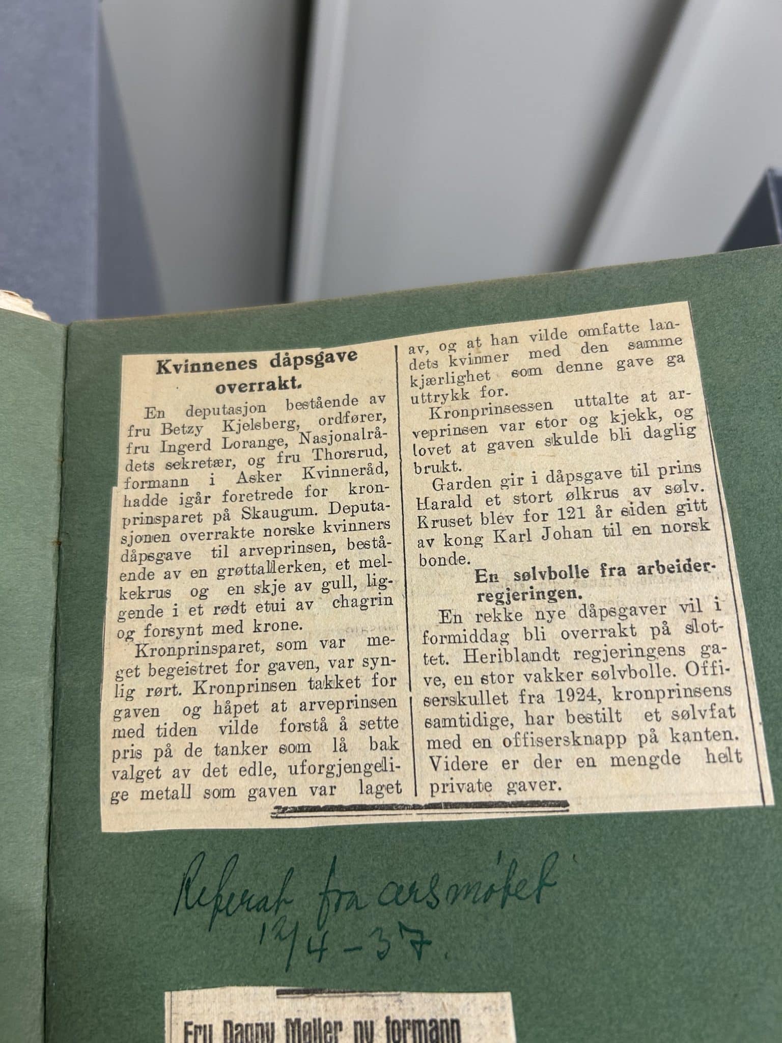 Faksimile fra Varden om dåpsgaven til prins Harald Faksimile fra Varden om dåpsgaven til prins Harald