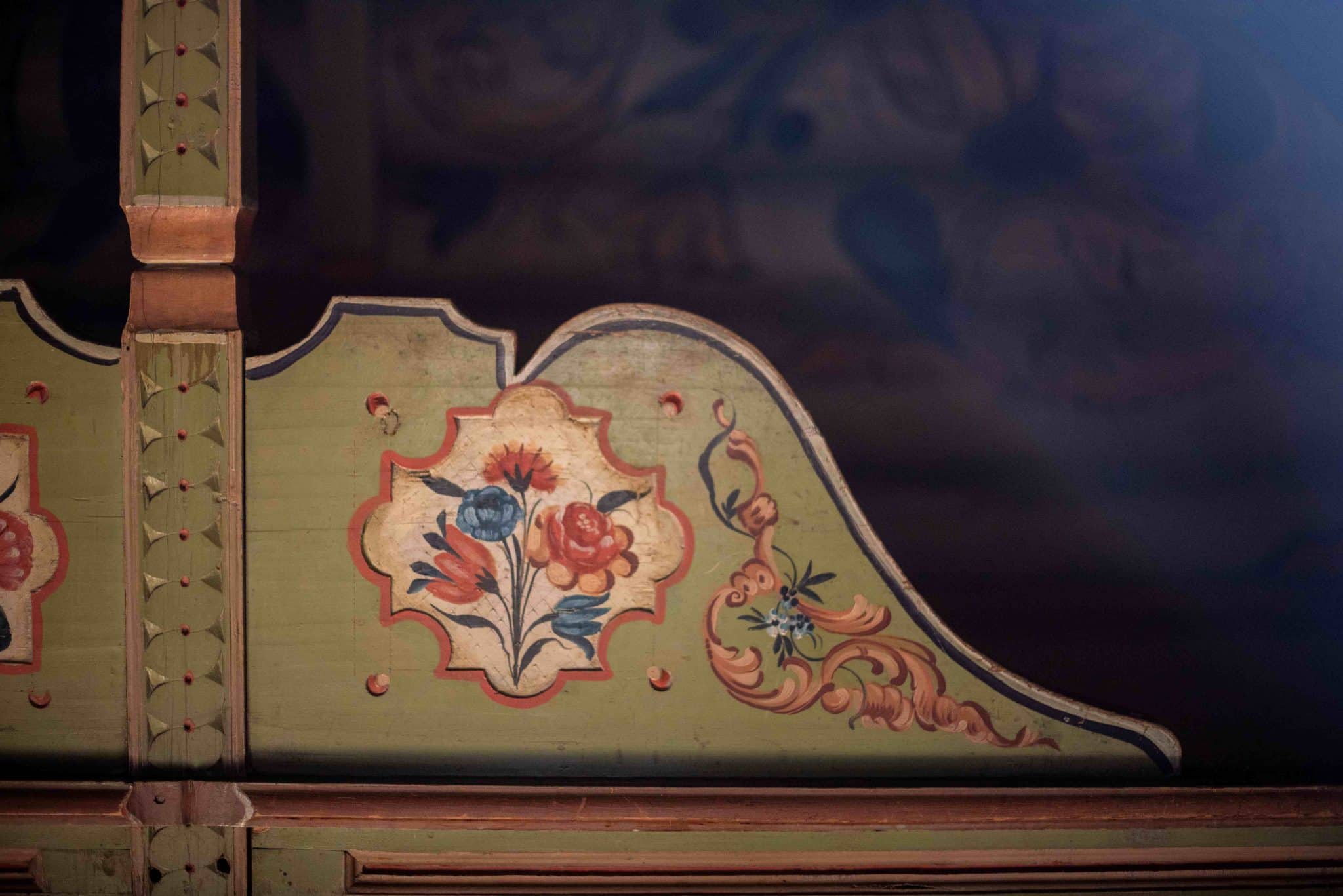 Rambergstua, detalj fra kronesengen i oppstua - foto MulleMedia