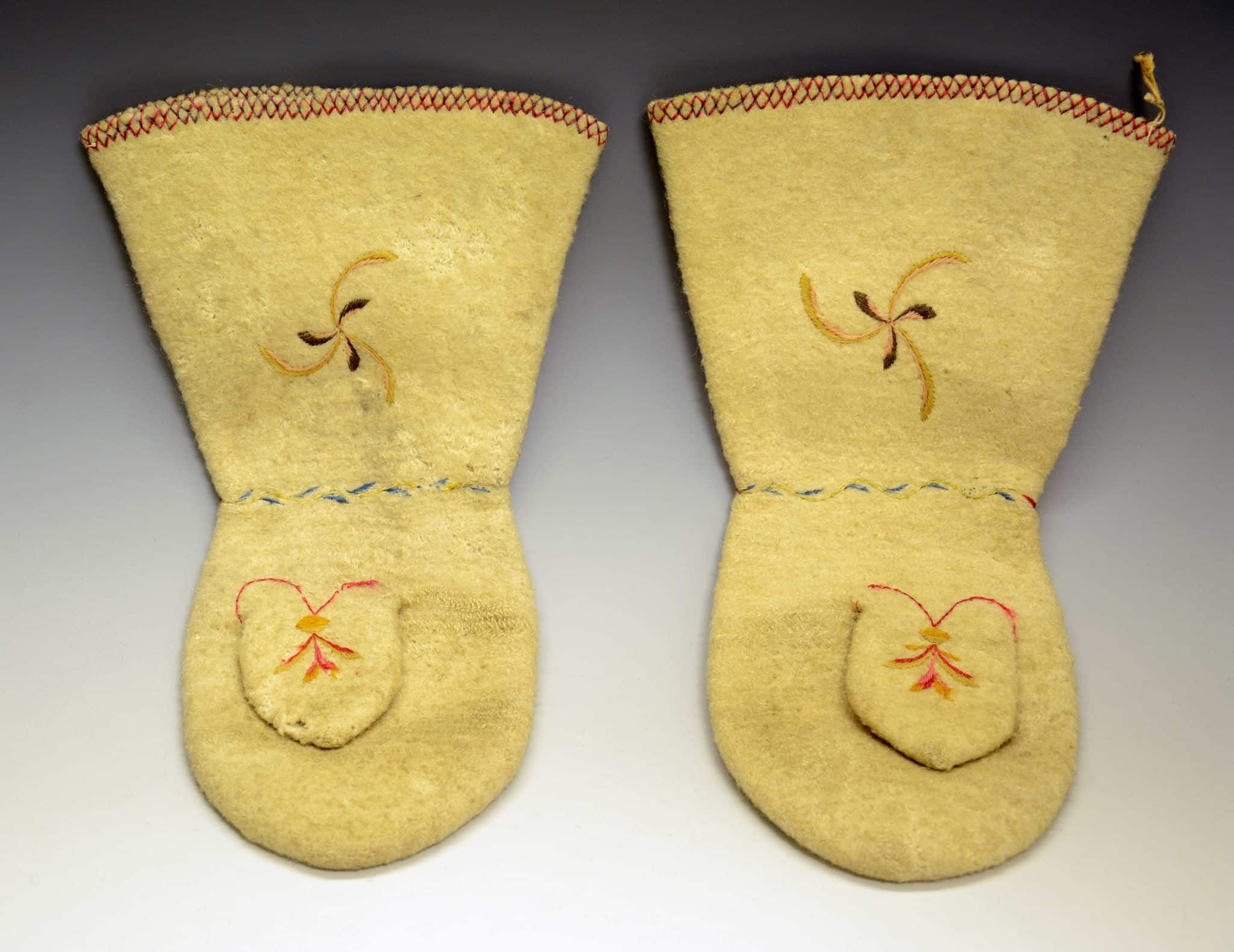 TGM-SM.0154 votter i nålebinding bakside