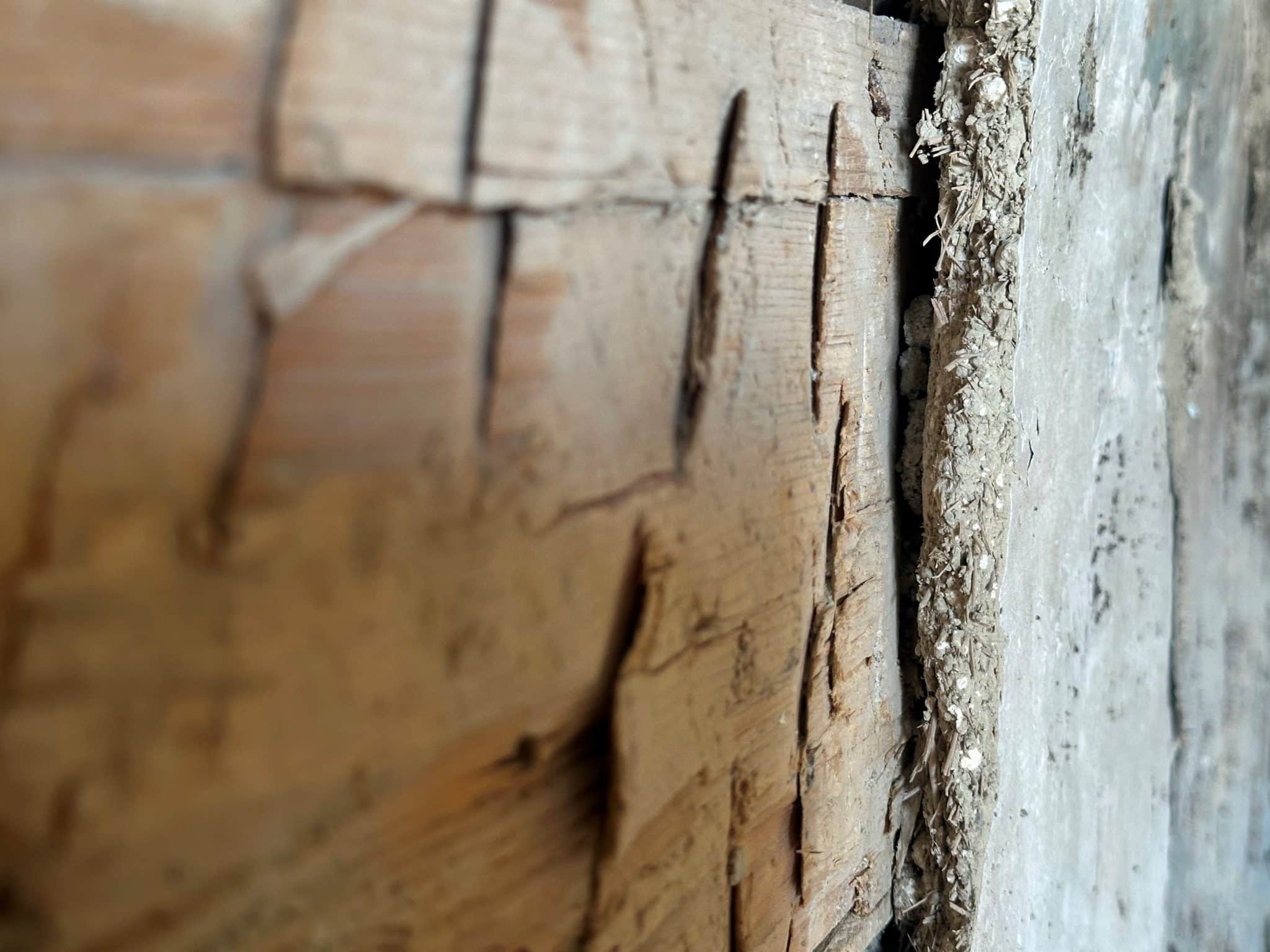 rappekurs på Henrik Ibsen museum. Bildet viser en gammel vegg